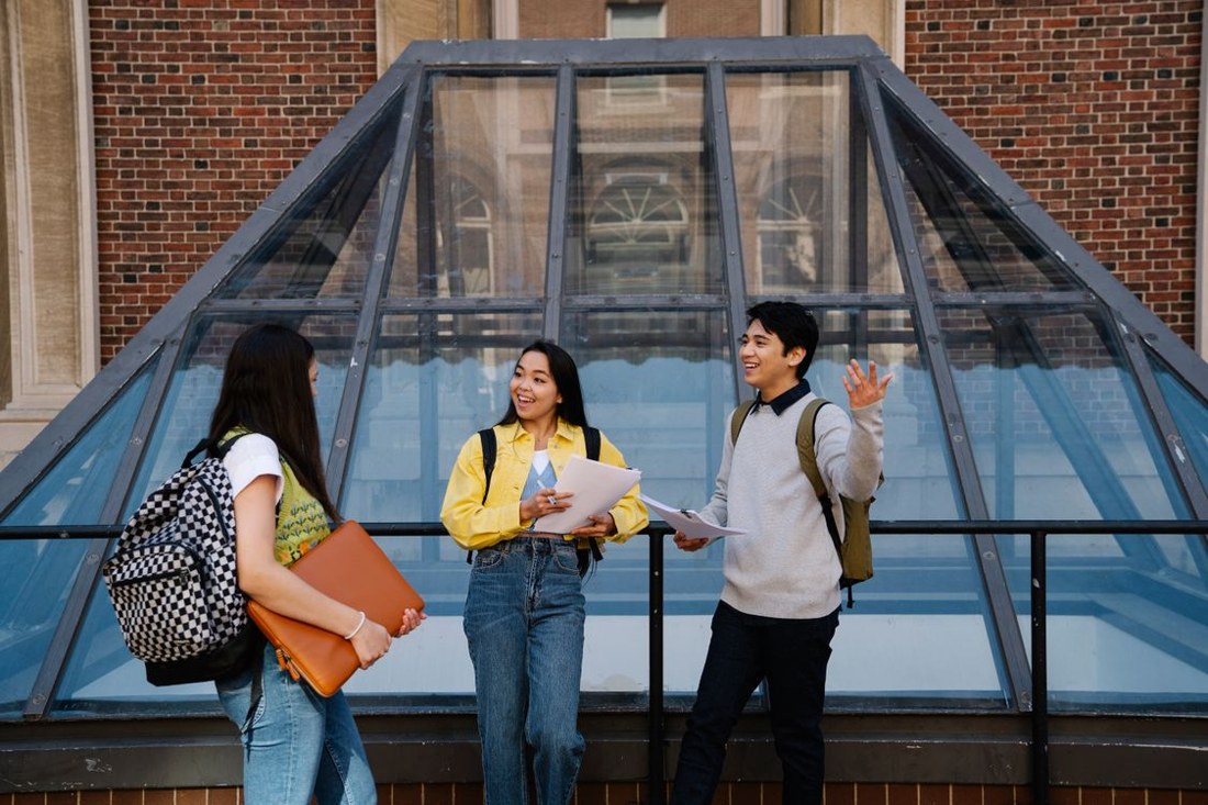 Illustrative university experience: Life beyond the classroom